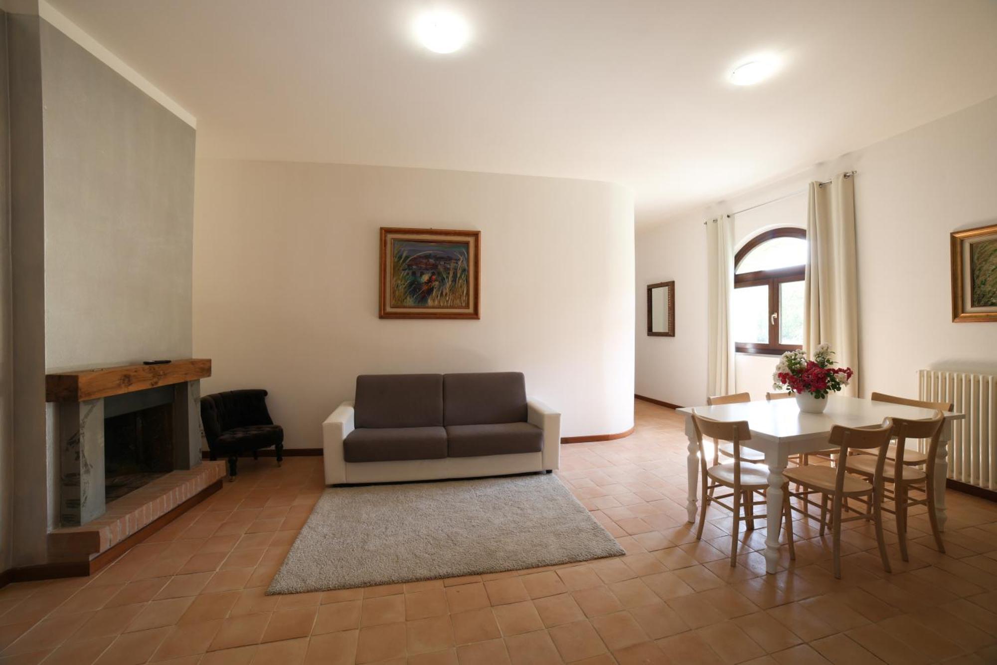 Ht Castello Di Campolongo Aparthotel Valfabbrica Exterior photo