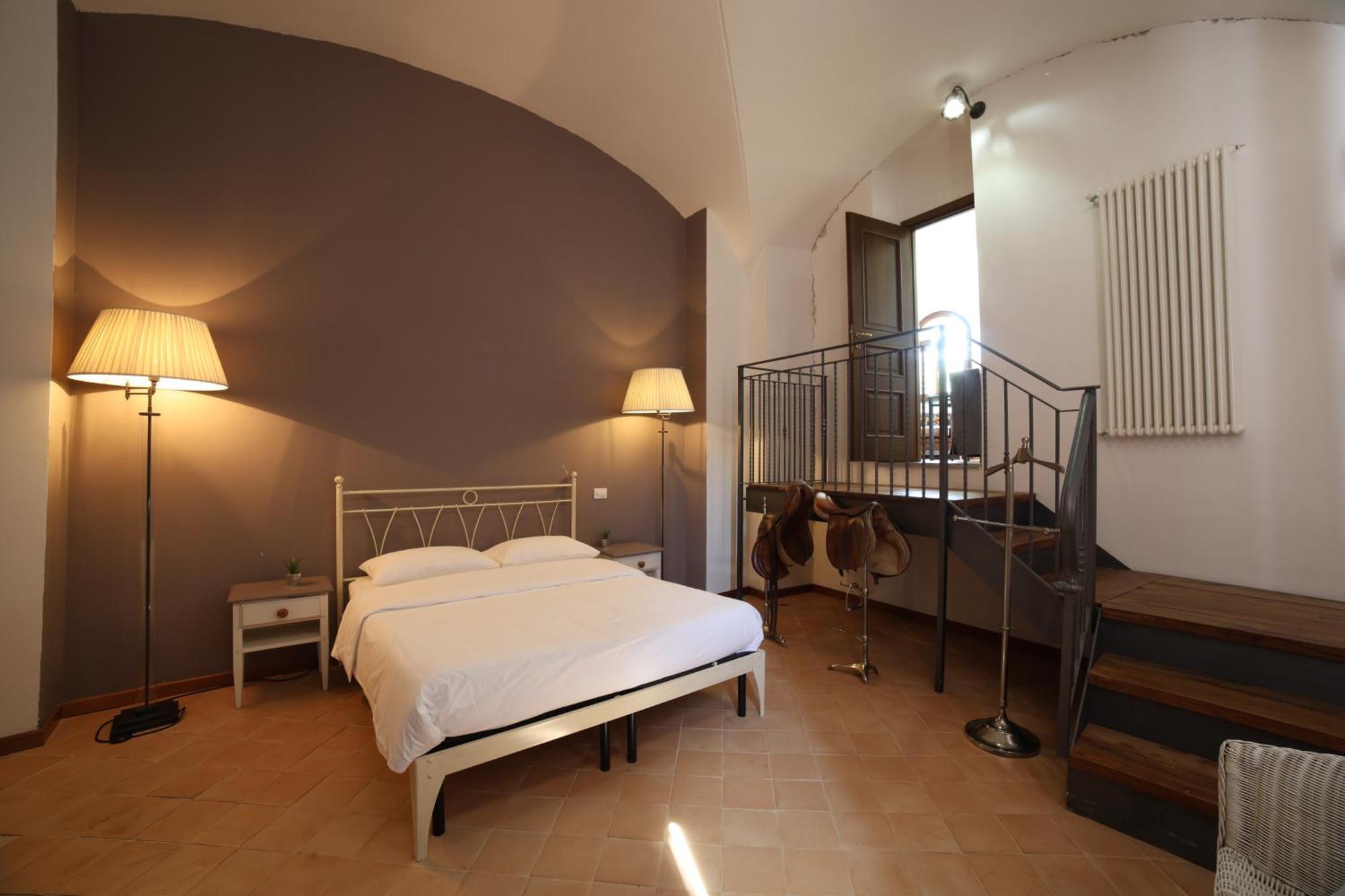 Ht Castello Di Campolongo Aparthotel Valfabbrica Exterior photo