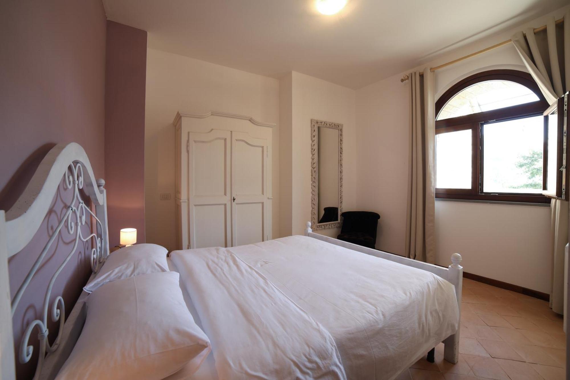 Ht Castello Di Campolongo Aparthotel Valfabbrica Exterior photo