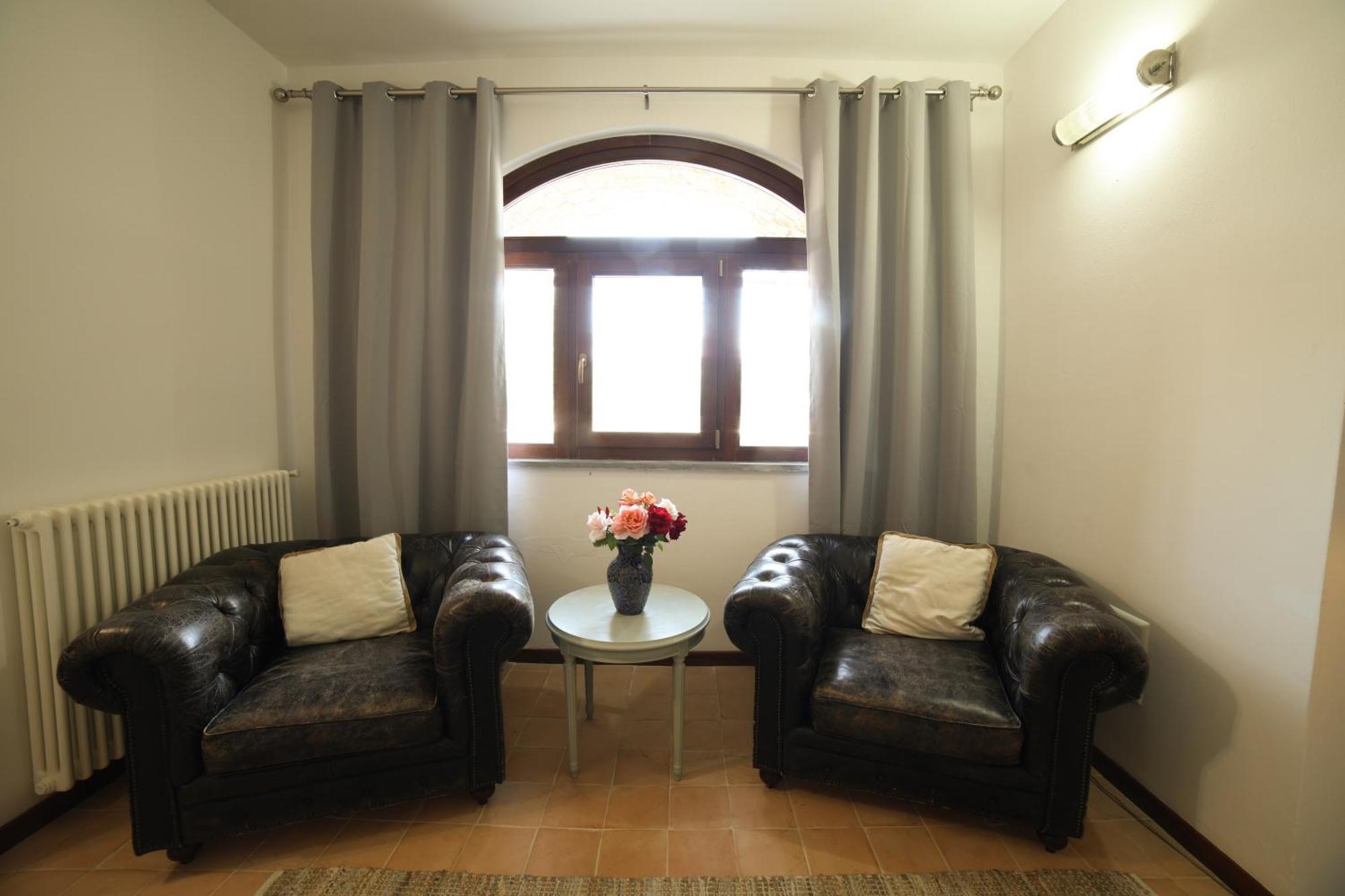 Ht Castello Di Campolongo Aparthotel Valfabbrica Exterior photo