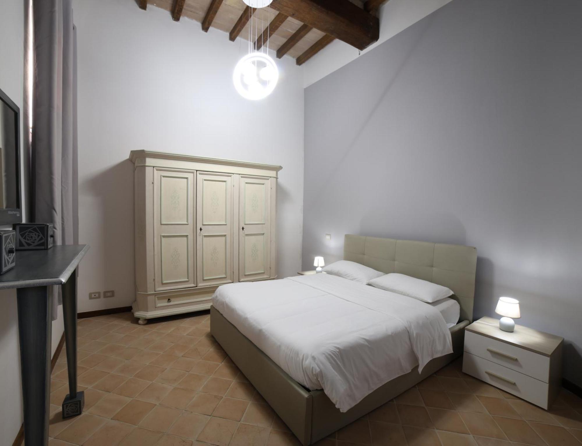 Ht Castello Di Campolongo Aparthotel Valfabbrica Exterior photo