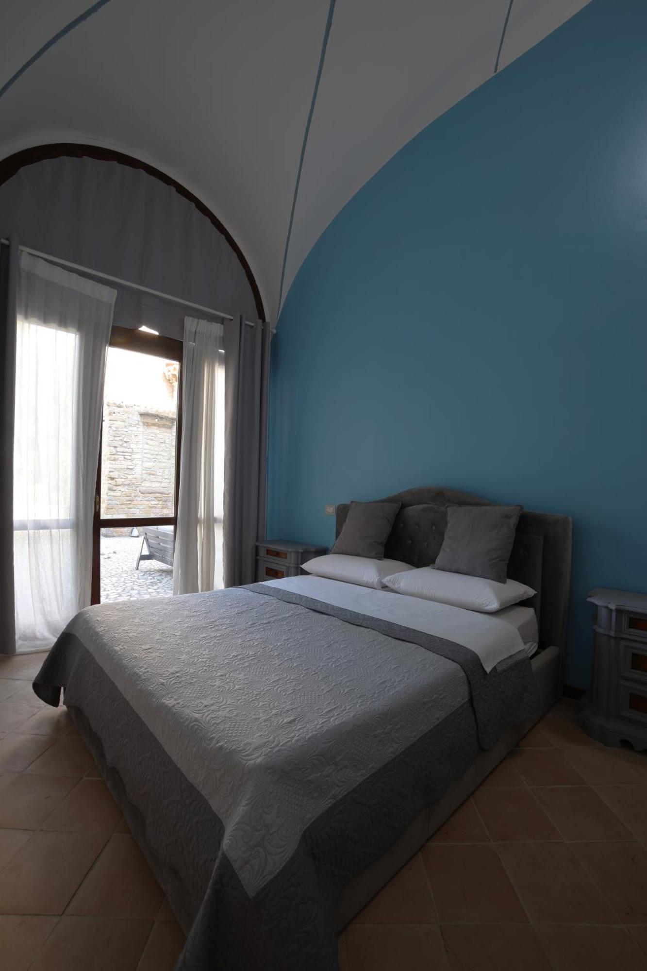 Ht Castello Di Campolongo Aparthotel Valfabbrica Exterior photo